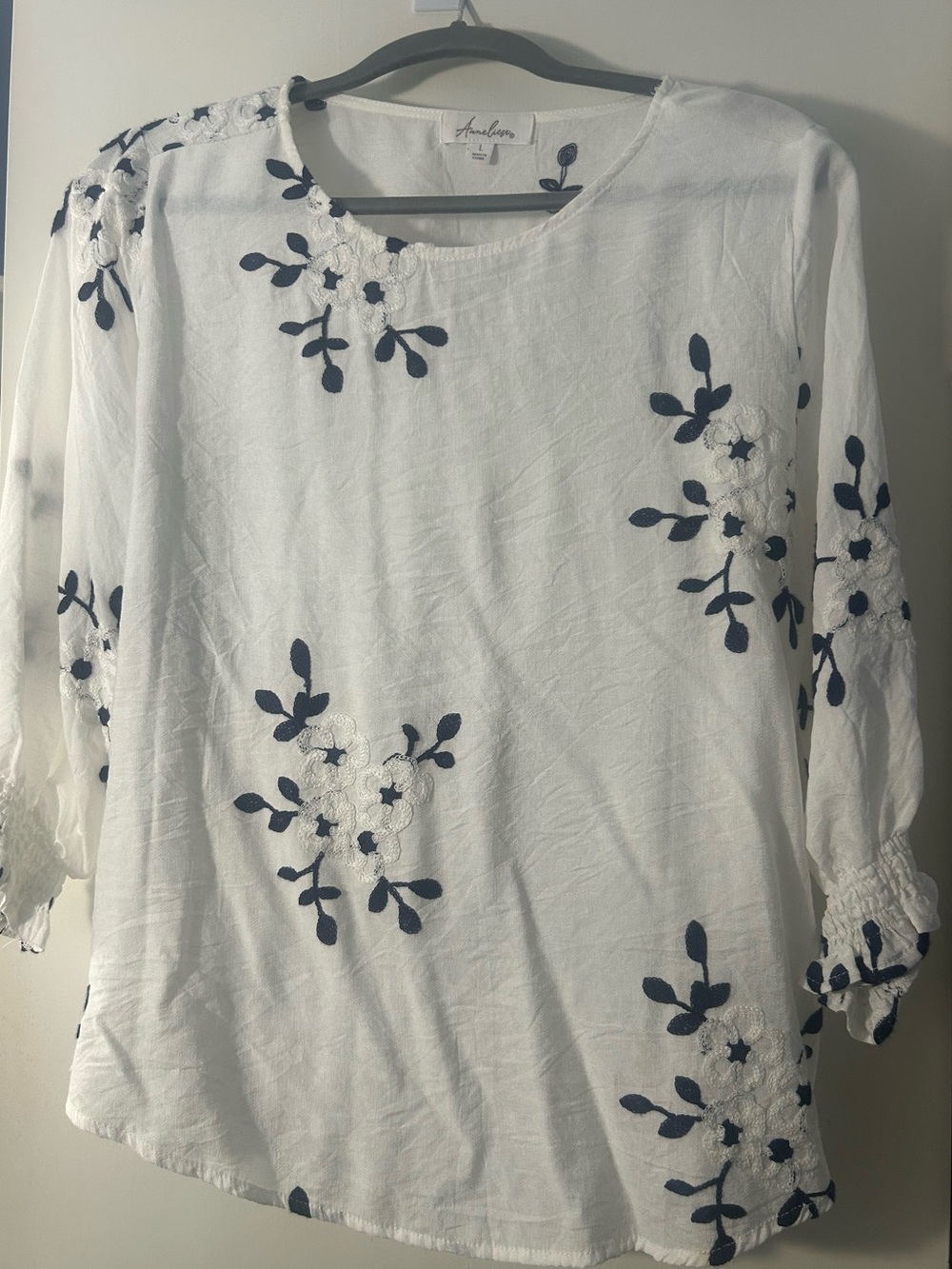 Anneliese Embroidered Flower Blouse size large